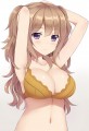 黄色
